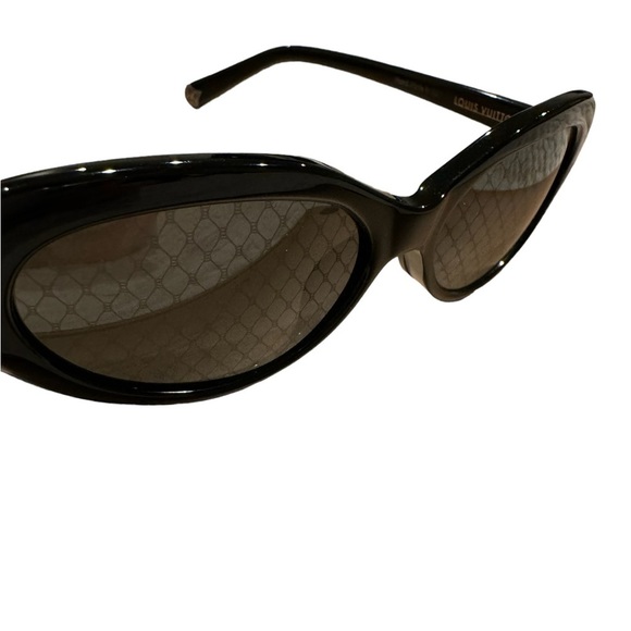 Louis Vuitton Anita Sunglasses - Picture 5 of 14